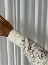 Beige kanten top – Elegant ontwerp voor zowel formele als casual gelegenheden.