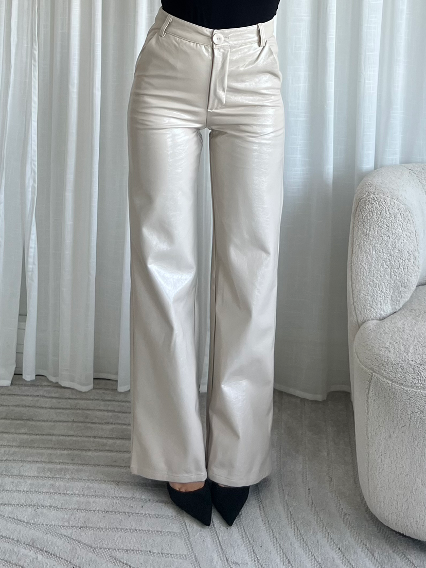 Stijlvolle beige PU broek – perfect voor casual en chique outfits