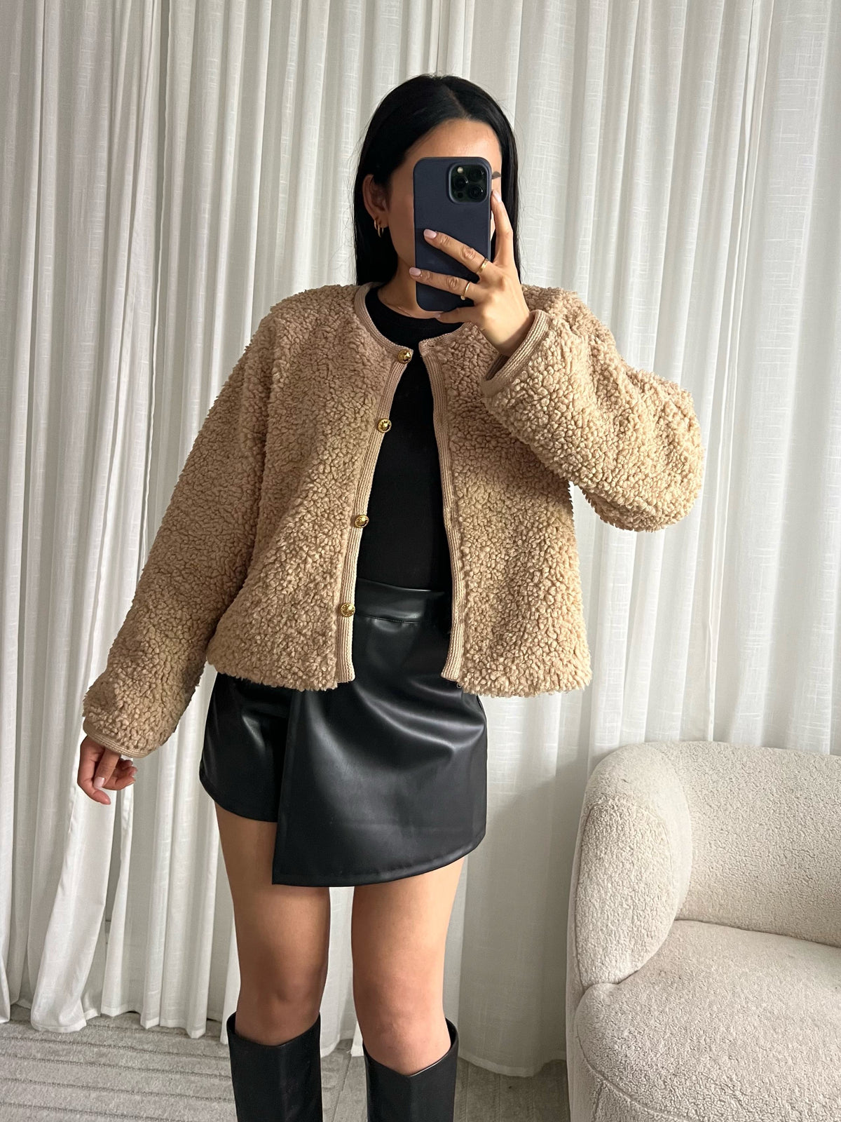 Lichtgewicht taupe jas – ideaal voor werk en casual outfits